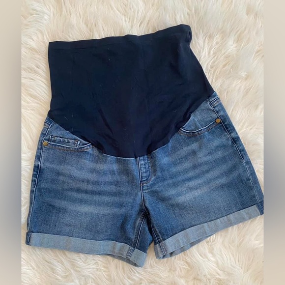 2/$14 MATERNITY denim shorts bundle - Picture 3 of 4